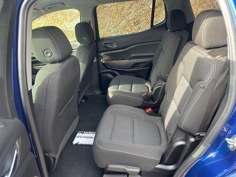 Certified 2023 GMC Acadia SLE w/ Driver Convenience Package image 19