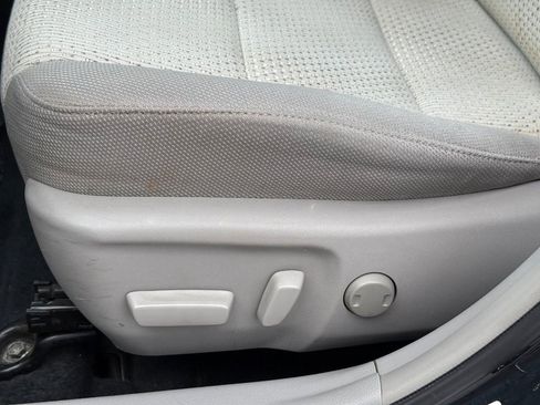 Used 2013 Toyota Camry LE image 20