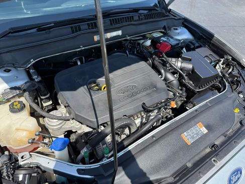 Used 2017 Ford Fusion SE w/ Fusion SE Technology Package image 39