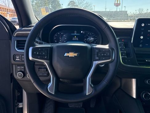 Used 2022 Chevrolet Suburban LT w/ LT Signature Package image 22