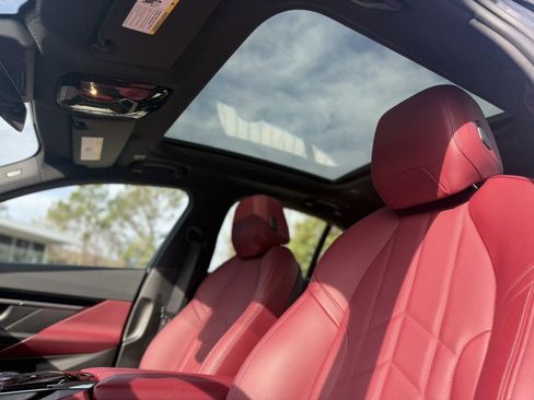 Certified 2025 BMW 530i w/ Premium Package image 24