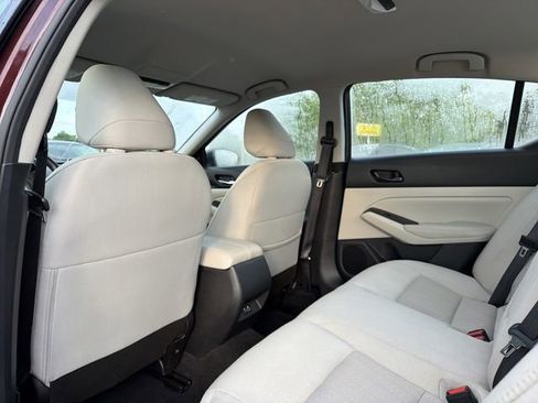 Used 2025 Nissan Altima 2.5 SV image 12