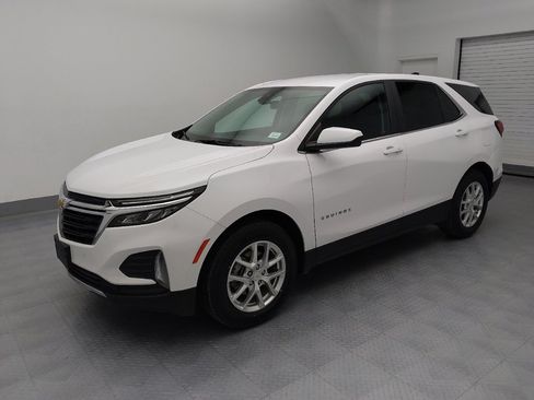 Used 2024 Chevrolet Equinox LT image 2