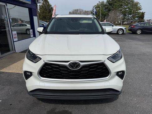 Used 2021 Toyota Highlander XLE image 4
