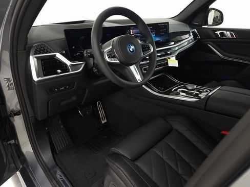 Used 2026 BMW X5 xDrive40i w/ M Sport Package image 11