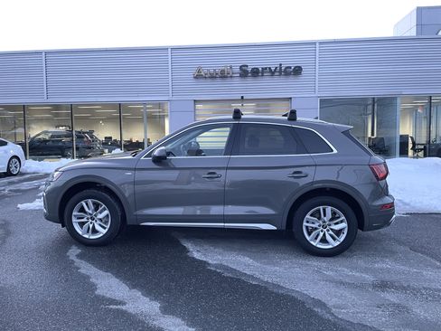 Certified 2023 Audi Q5 2.0T Premium w/ Convenience Package image 4
