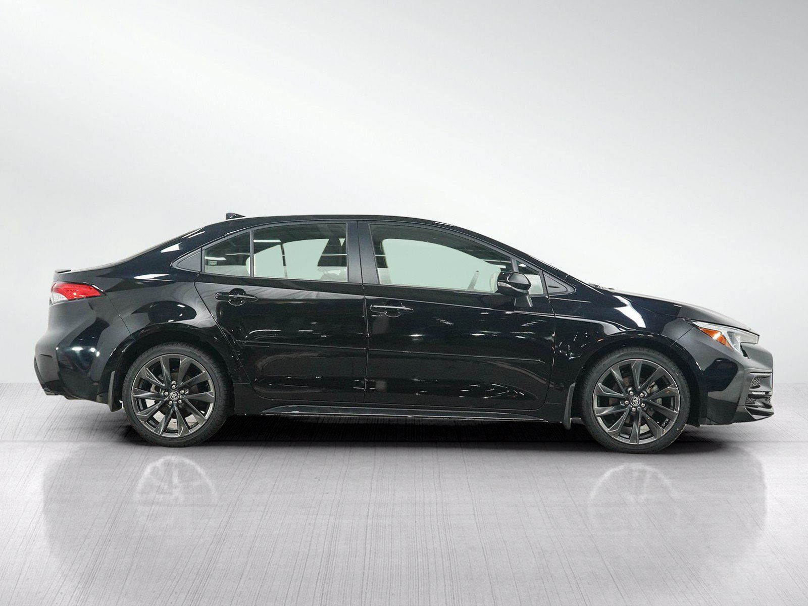 Used 2023 Toyota Corolla SE w/ SE Premium Package FWD image 6
