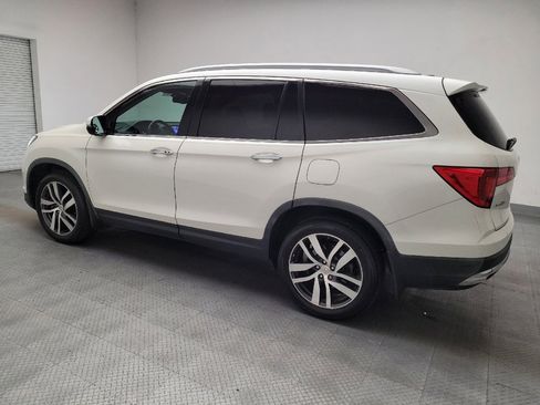 Used 2018 Honda Pilot Touring image 3