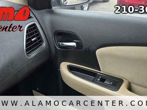 Used 2012 Chrysler 200 LX FWD image 39