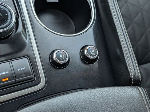 Used 2018 Nissan Maxima Platinum image 32