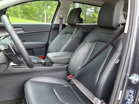 Used 2023 Kia Sportage EX AWD/4WD image 5