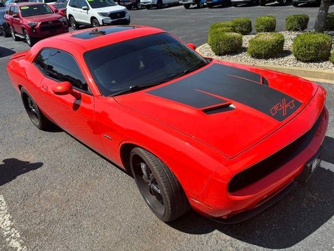 Used 2016 Dodge Challenger R/T w/ Sound Group RWD image 3