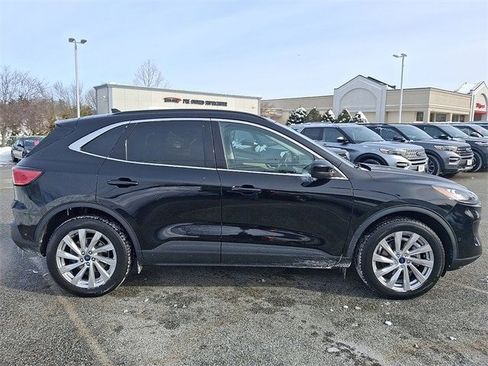 Certified 2022 Ford Escape Titanium w/ Titanium Elite Package image 26