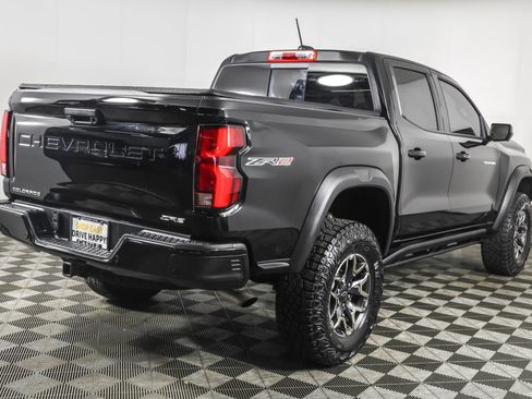 Used 2025 Chevrolet Colorado ZR2 w/ Technology Package AWD/4WD image 14
