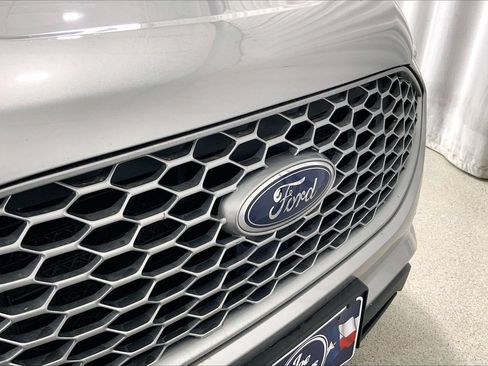 Used 2023 Ford Edge SE AWD/4WD image 7