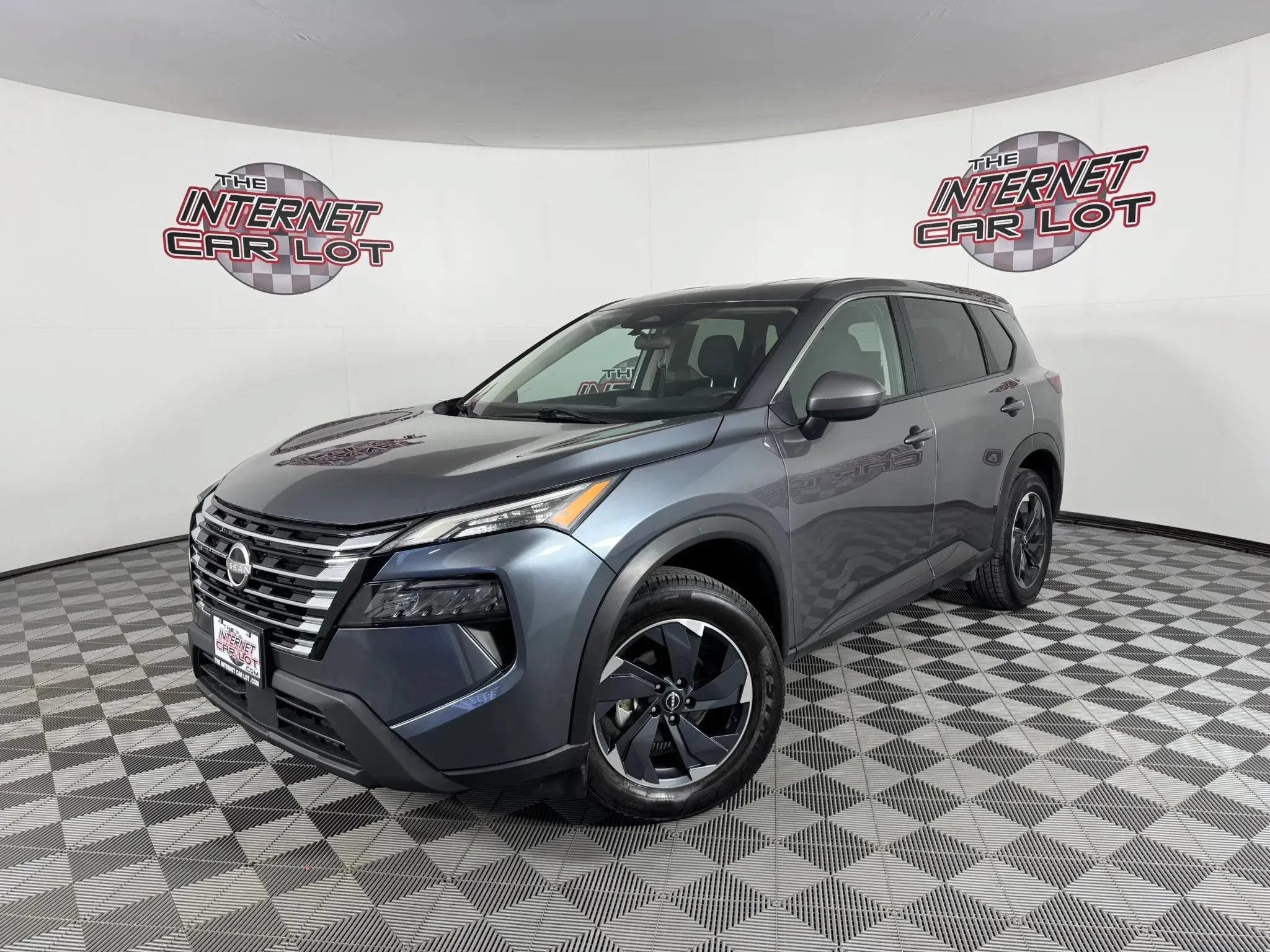 Used 2024 Nissan Rogue SV AWD/4WD image 1
