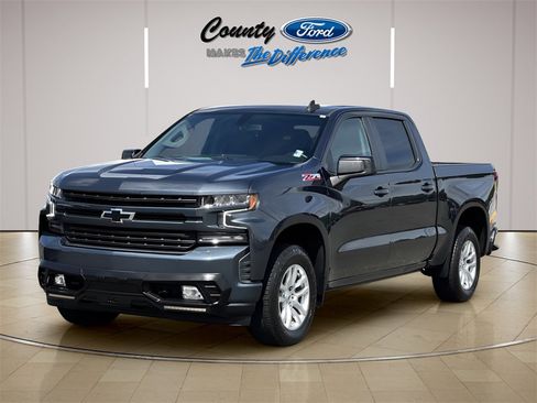 Used 2021 Chevrolet Silverado 1500 RST image 2