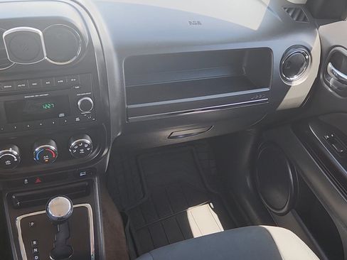 Used 2014 Jeep Patriot Sport AWD/4WD image 6