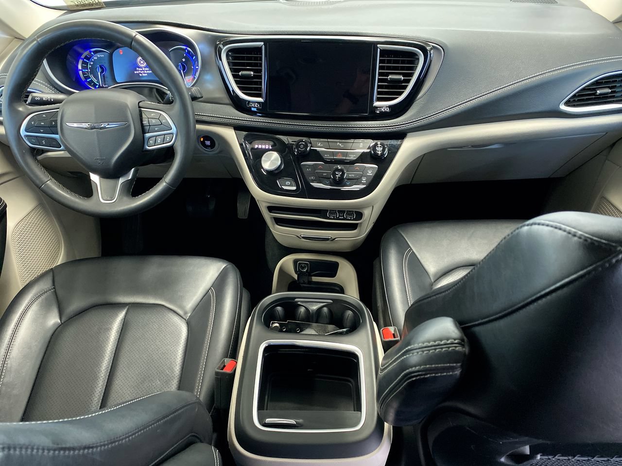 Used 2024 Chrysler Pacifica Limited FWD image 31