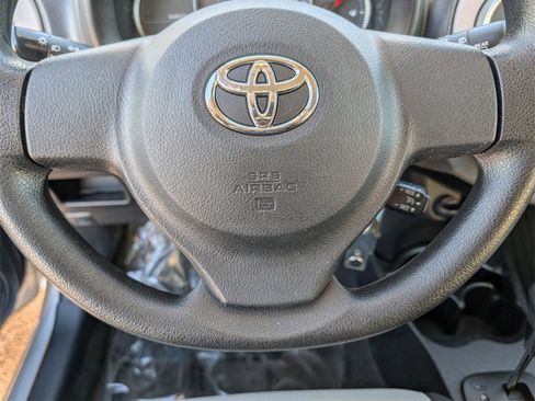 Used 2012 Toyota Yaris SE image 25