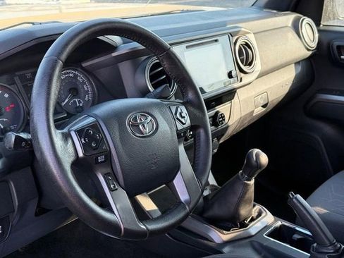 Used 2017 Toyota Tacoma TRD Off-Road w/ Tow Package image 18