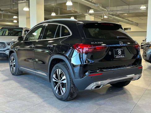 Used 2025 Mercedes-Benz GLA 250 4MATIC image 4