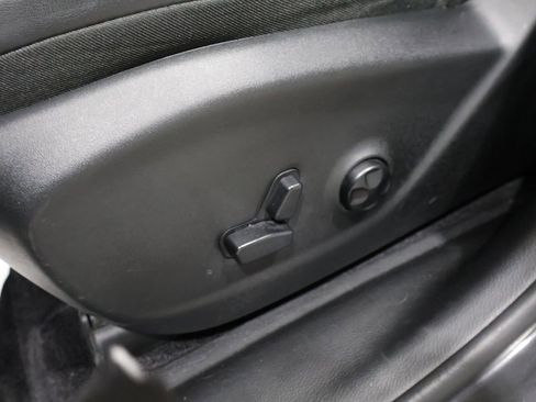 Used 2018 Jeep Cherokee Trailhawk w/ Comfort/Convenience Group image 12