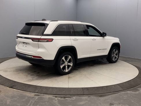 Used 2023 Jeep Grand Cherokee 4WD 4xe image 5