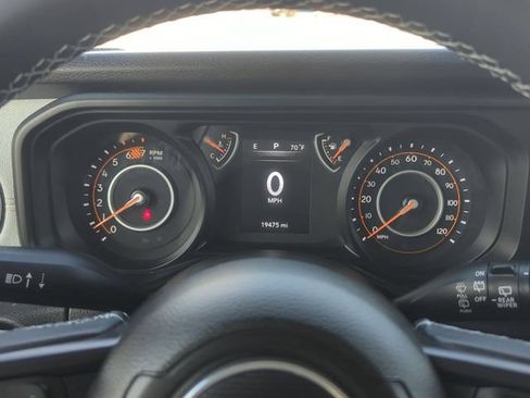 Used 2025 Jeep Wrangler Unlimited Sport AWD/4WD image 16