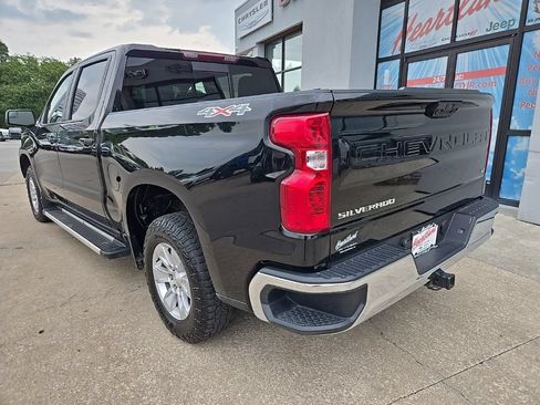 Used 2024 Chevrolet Silverado 1500 LT w/ Leather Package AWD/4WD image 9