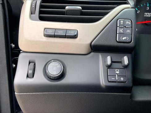 Used 2019 GMC Yukon Denali w/ Denali Ultimate Package image 32