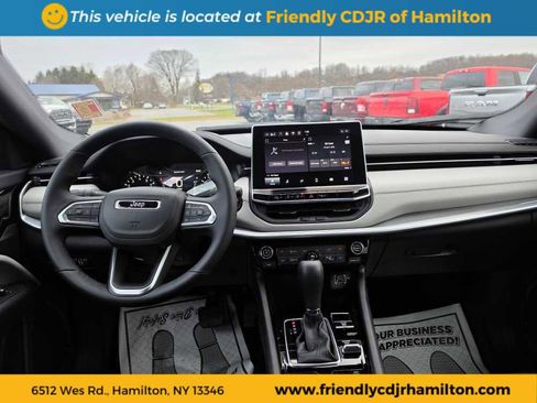 Used 2025 Jeep Compass Limited image 14