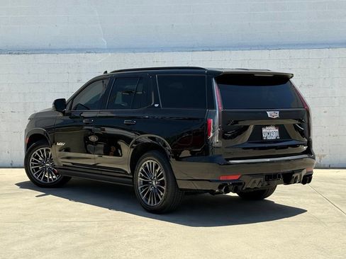 Used 2023 Cadillac Escalade V w/ Heavy-Duty Trailer Package AWD/4WD image 3