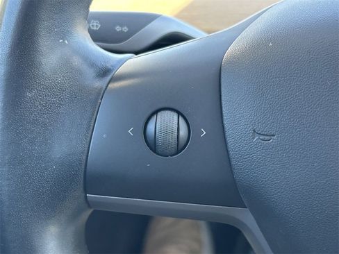 Used 2019 Tesla Model 3 Standard Range Plus image 28