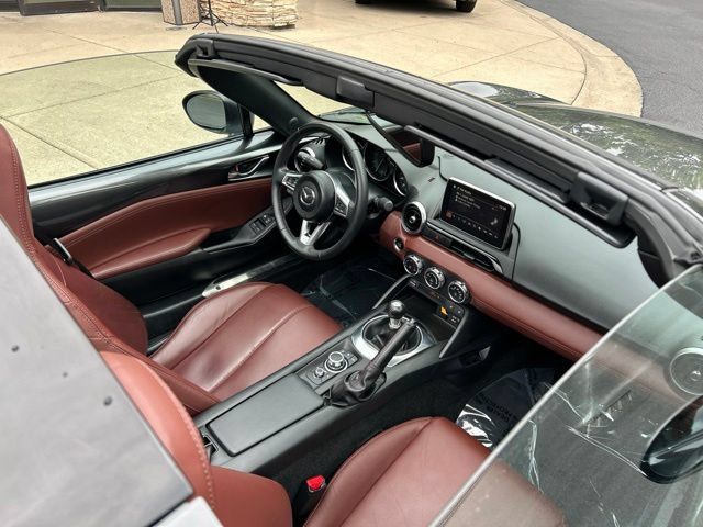Used 2017 MAZDA MX-5 Miata RF Grand Touring RWD image 31