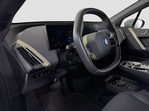 Used 2024 BMW iX xDrive50 w/ Premium Package AWD/4WD image 10