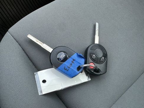 Used 2015 Ford Escape SE image 29