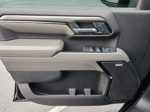 Used 2024 Chevrolet Silverado 2500 ZR2 w/ Technology Package image 23