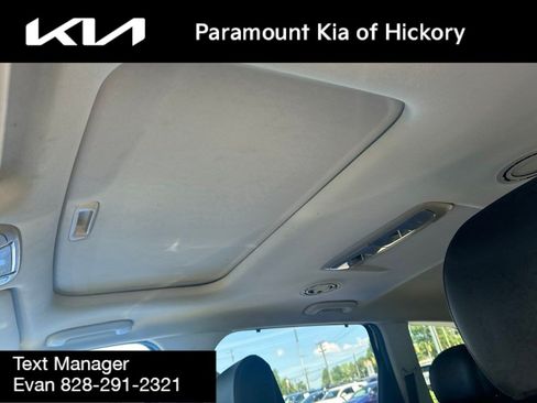 Used 2022 Kia Telluride EX w/ EX Premium Package FWD image 9