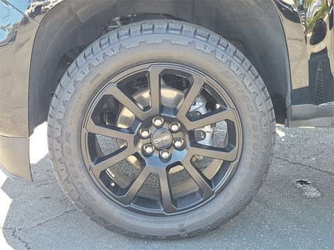 Used 2022 GMC Canyon Denali w/ Denali Black Edition Package image 31