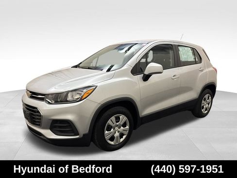 Used 2018 Chevrolet Trax LS FWD image 1