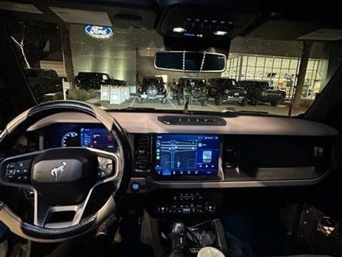 Used 2024 Ford Bronco Wildtrak image 9