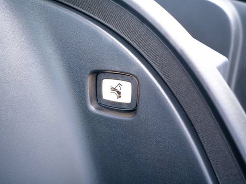 Used 2024 Tesla Cybertruck AWD Crew Cab image 44