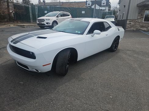 Used 2018 Dodge Challenger SXT Plus image 7