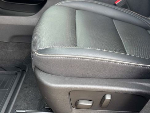 Used 2023 Buick Envision Essence FWD image 23
