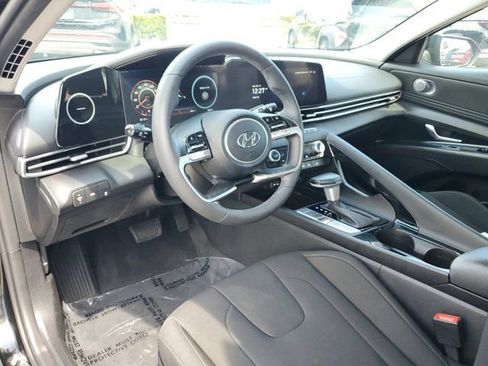 Certified 2023 Hyundai Elantra SEL w/ Convenience Package image 15