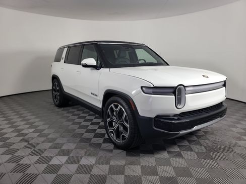 Used 2025 Rivian R1S Adventure AWD/4WD image 7