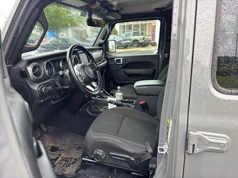 Used 2022 Jeep Wrangler Unlimited Rubicon 4xe w/ Cold Weather Group AWD/4WD image 9