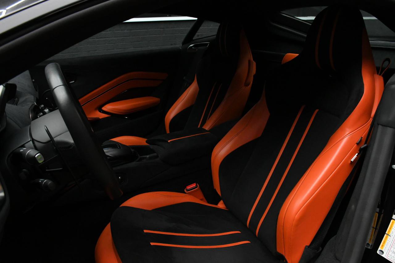 Used 2020 Aston Martin V8 Vantage Coupe RWD image 22