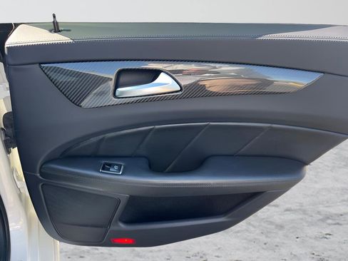 Used 2013 Mercedes-Benz CLS 63 AMG image 29